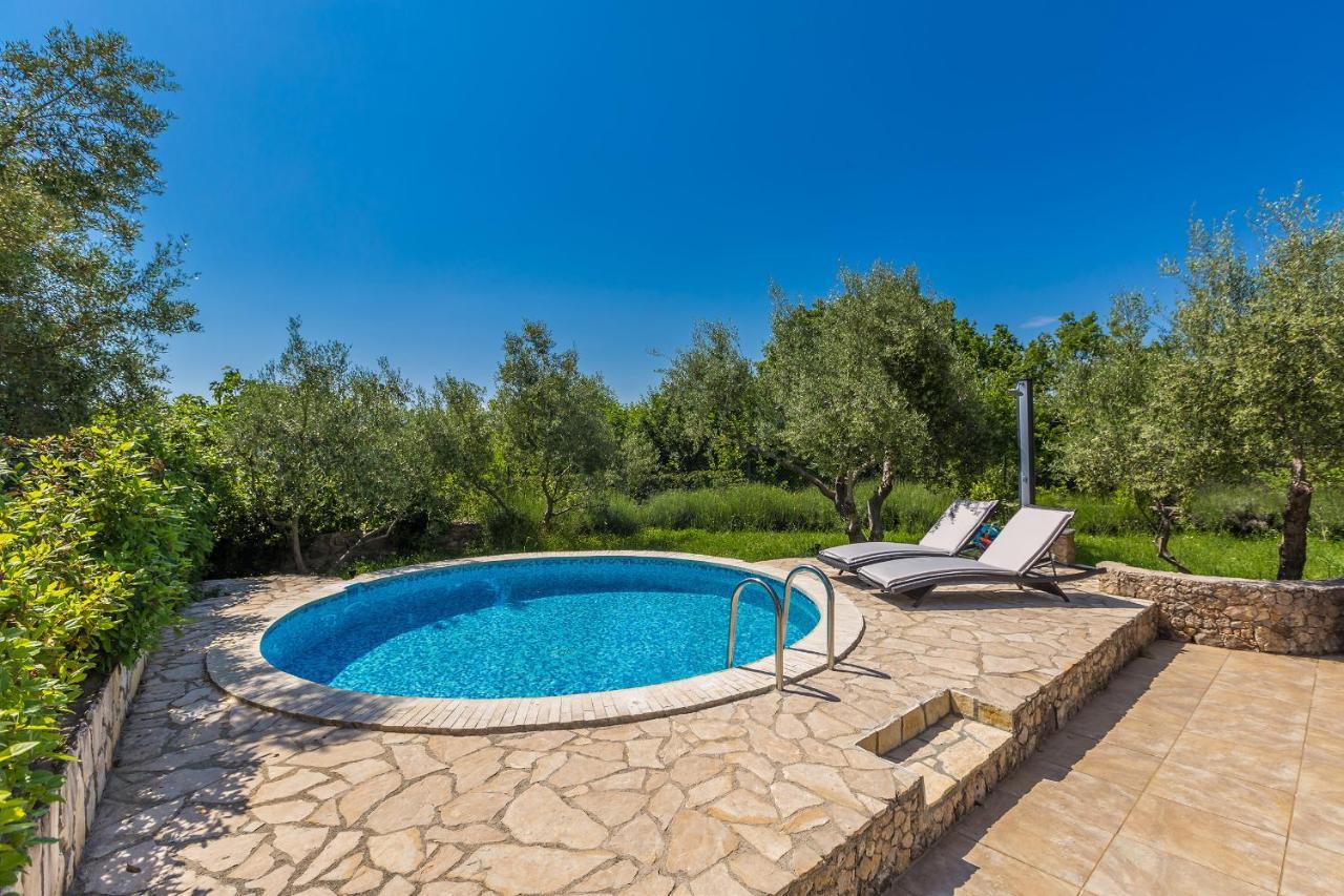 Holiday Home Olive Garden Brzac Exterior foto