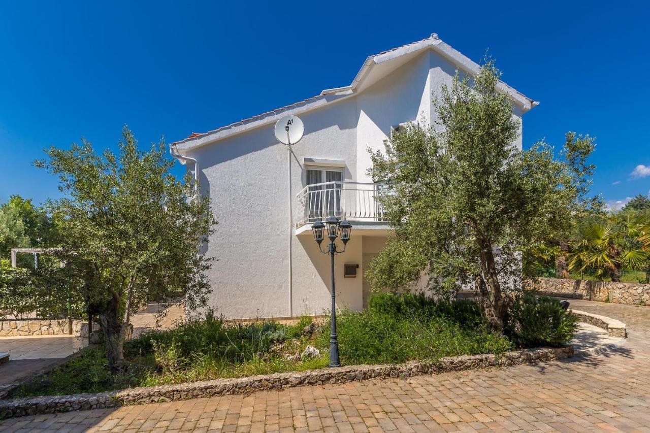 Holiday Home Olive Garden Brzac Exterior foto