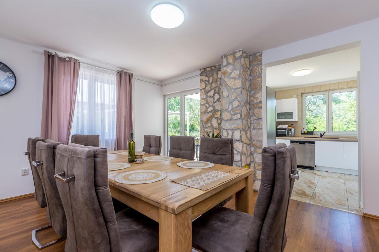 Holiday Home Olive Garden Brzac Exterior foto