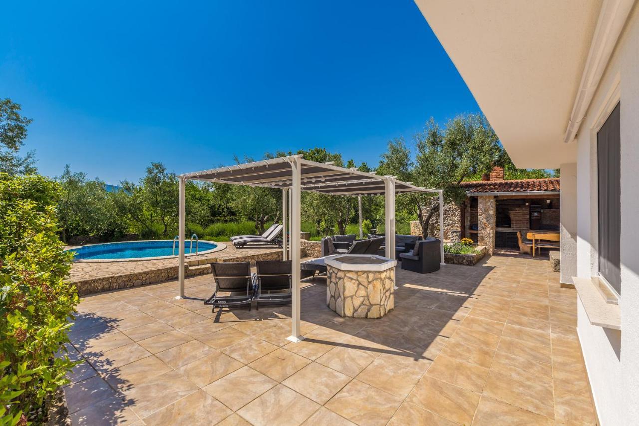 Holiday Home Olive Garden Brzac Exterior foto